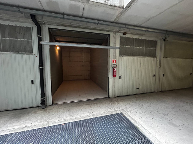 Box o garage in vendita a Torino