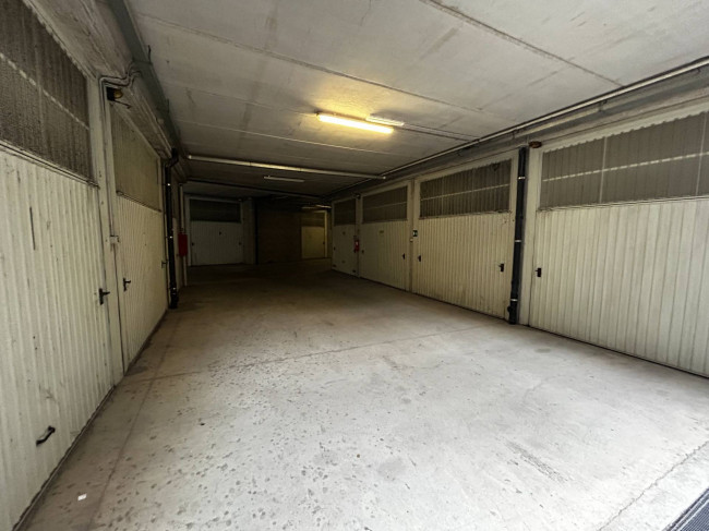Box o garage in vendita a Torino