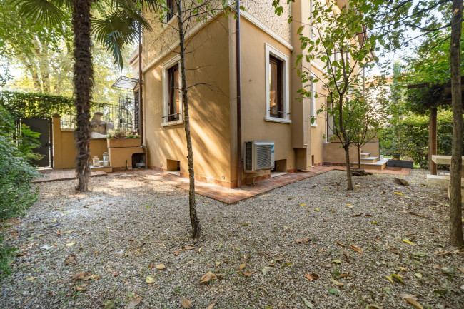 Villa in Affitto a Milano