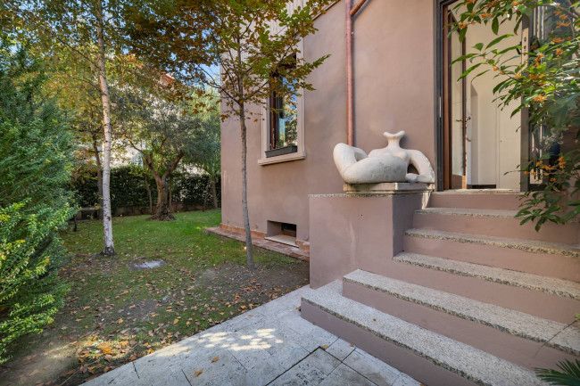 Villa in Affitto a Milano