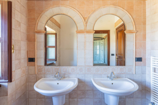 Dimora Storica in Vendita a Cuneo