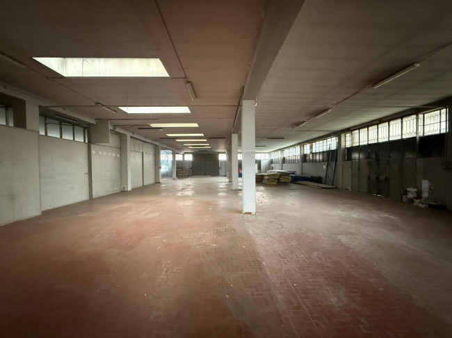 Magazzino in Locazione a Torino