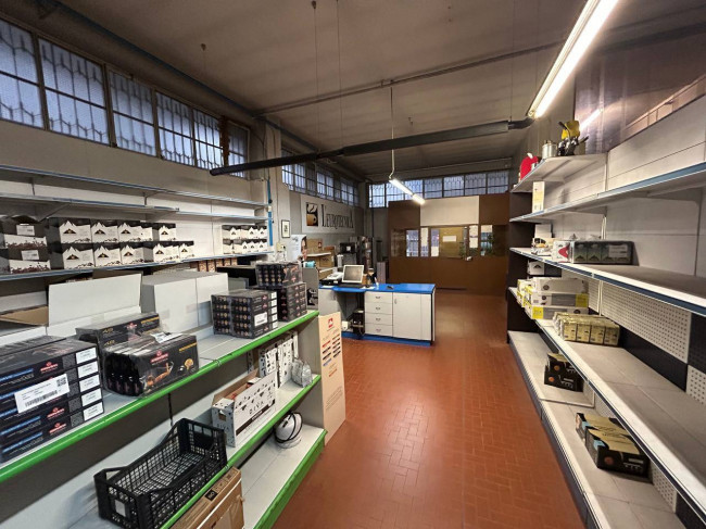 Magazzino in Locazione a Torino