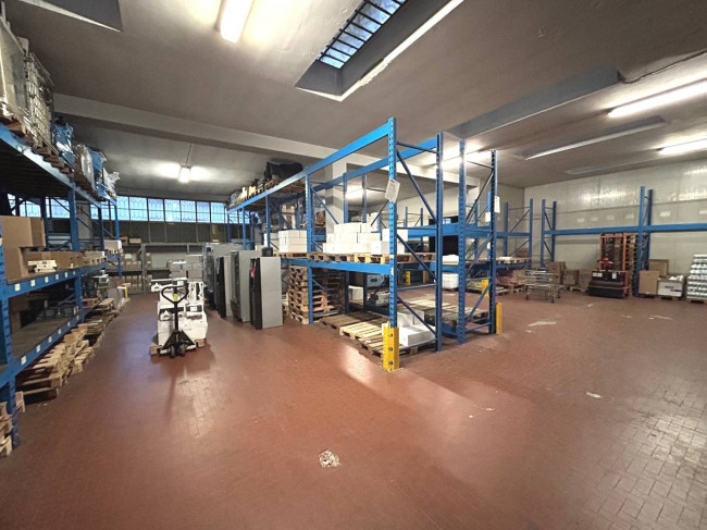 Magazzino in Locazione a Torino