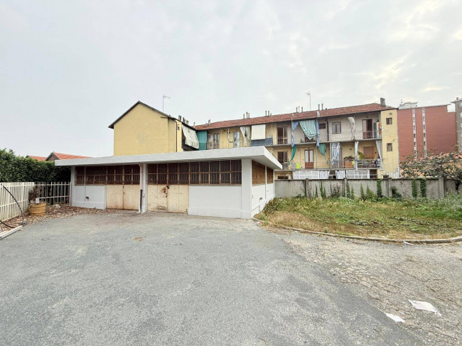 Magazzino in Locazione a Torino