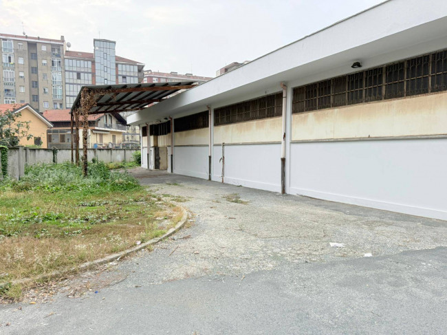 Magazzino in Locazione a Torino