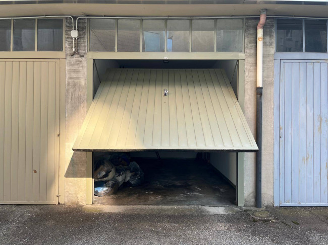 Box o garage in Vendita a Torino