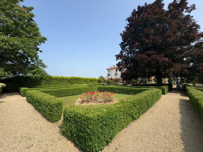 Villa Storica in Vendita a Portacomaro