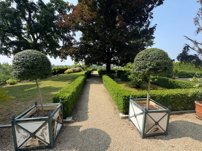 Villa Storica in Vendita a Portacomaro