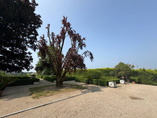 Villa Storica in Vendita a Portacomaro