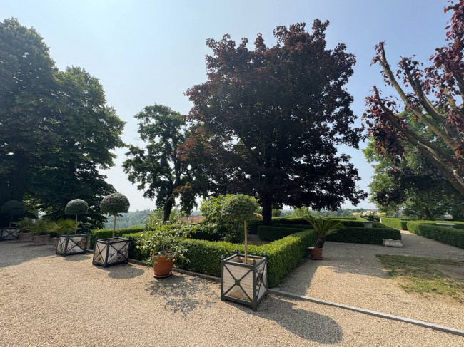 Villa Storica in Vendita a Portacomaro