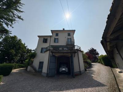 Villa Storica in Vendita a Portacomaro