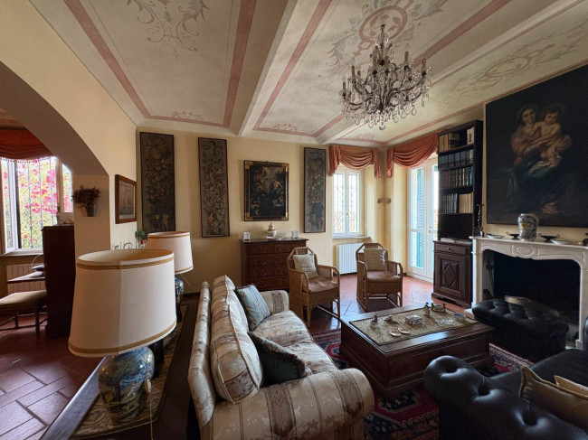 Villa Storica in Vendita a Portacomaro