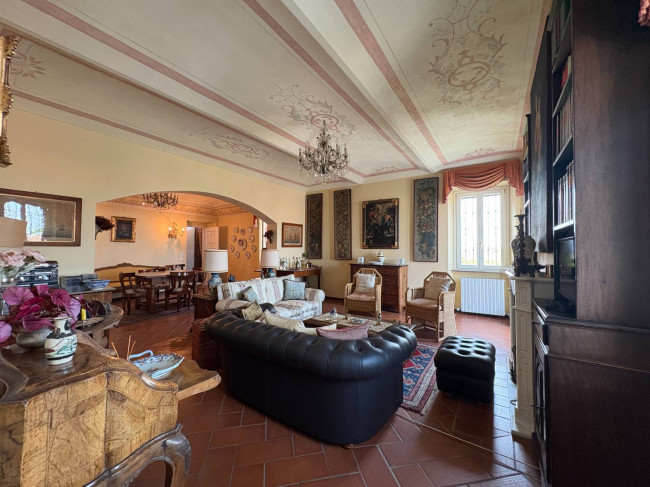 Villa Storica in Vendita a Portacomaro