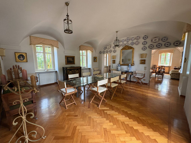 Villa Storica in Vendita a Portacomaro