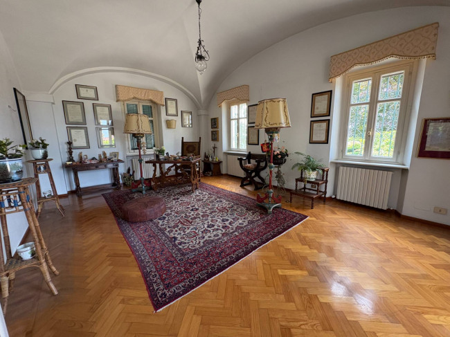 Villa Storica in Vendita a Portacomaro