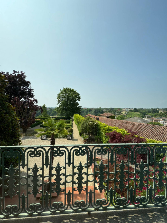 Villa Storica in Vendita a Portacomaro