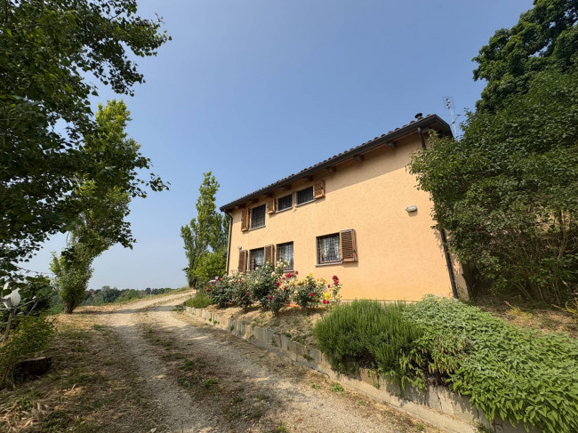 Villa Storica in Vendita a Portacomaro