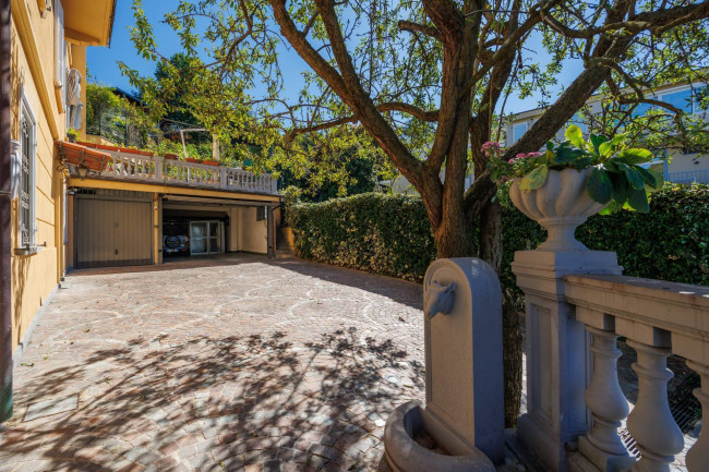 Villa Bifamiliare in Vendita a Torino