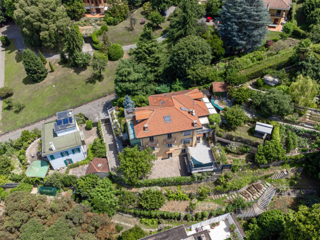 Villa Bifamiliare in Vendita a Torino