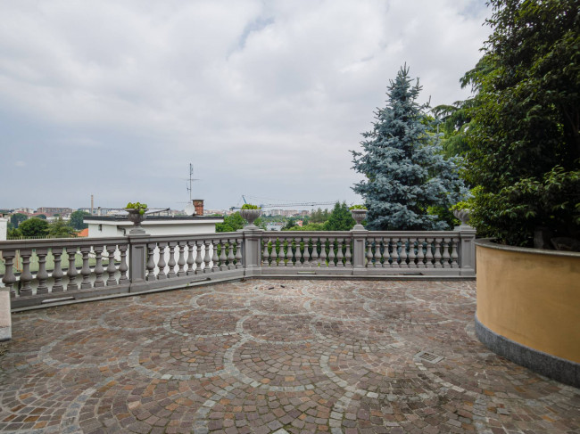 Villa Bifamiliare in Vendita a Torino