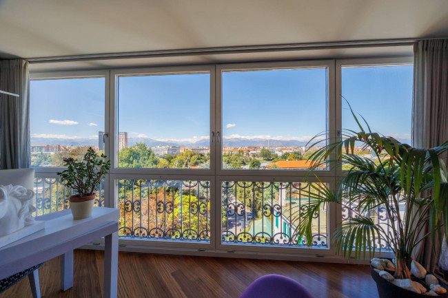 Villa Bifamiliare in Vendita a Torino