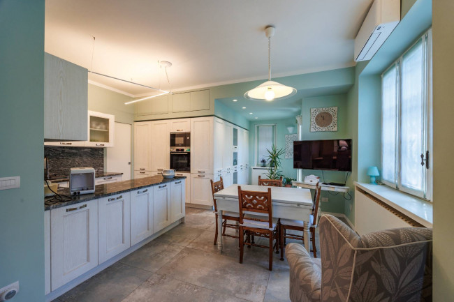 Villa Bifamiliare in Vendita a Torino