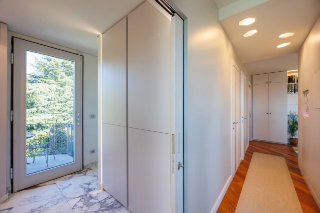 Villa Bifamiliare in Vendita a Torino