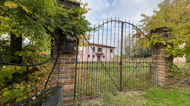 Casa indipendente in Vendita a Robella