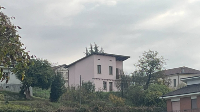 Casa indipendente in Vendita a Robella