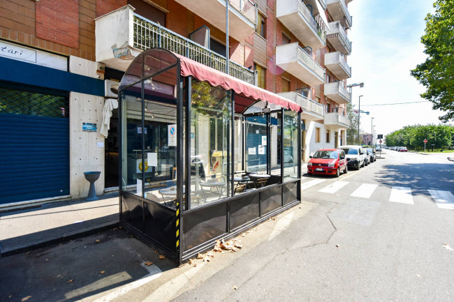 Attività Commerciale - Bar Tavola Calda - Fredda in Locazione a Collegno