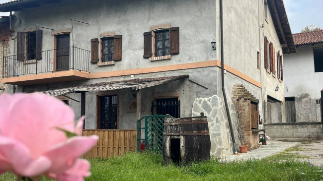 Cascina in Vendita a Robella