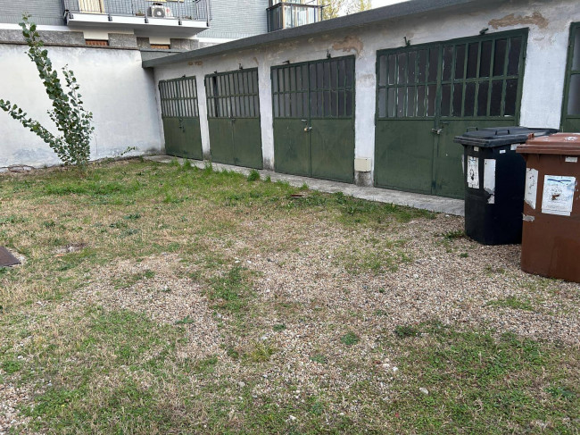 Box o garage in Vendita a Grugliasco