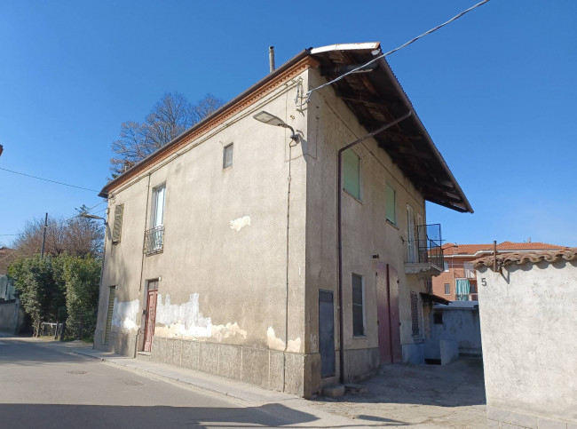 Villa Trifamiliare in Vendita a Santena