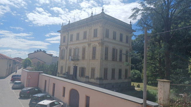 Villa Trifamiliare in Vendita a Santena