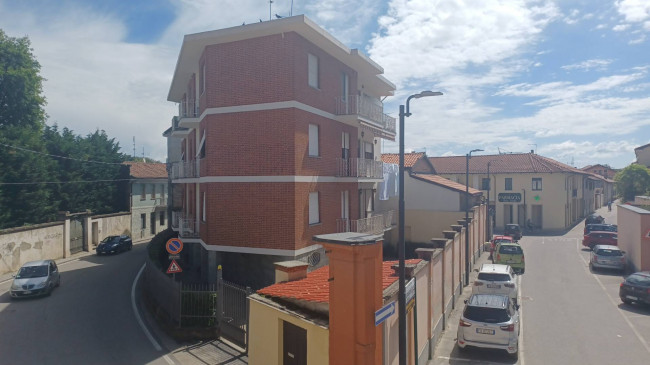 Villa Trifamiliare in Vendita a Santena