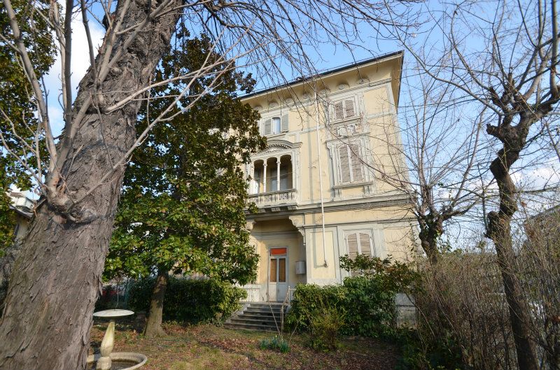 Stabile - Palazzo in Vendita a Torino