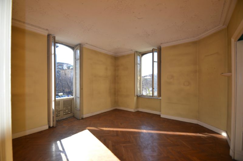 Stabile - Palazzo in Vendita a Torino