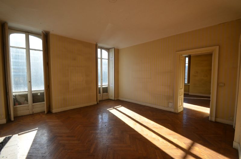 Stabile - Palazzo in Vendita a Torino