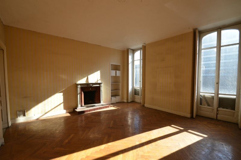 Stabile - Palazzo in Vendita a Torino