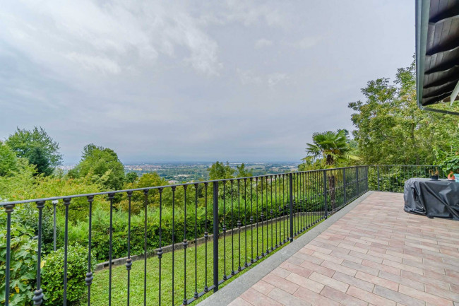 Villa in Vendita a Gassino Torinese