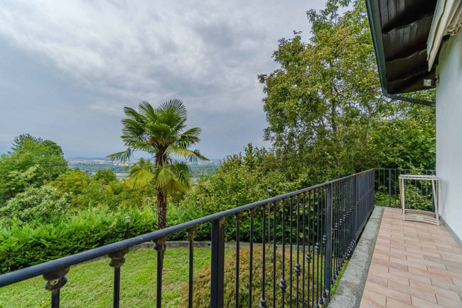 Villa in Vendita a Gassino Torinese