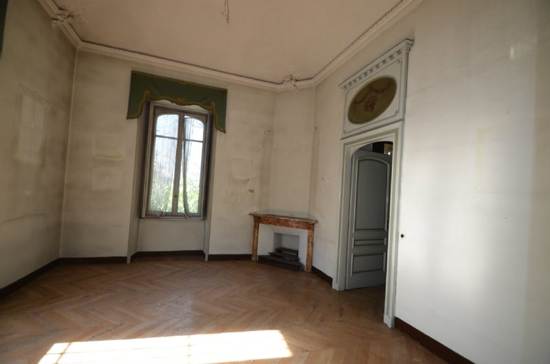 Stabile - Palazzo in Locazione a Torino