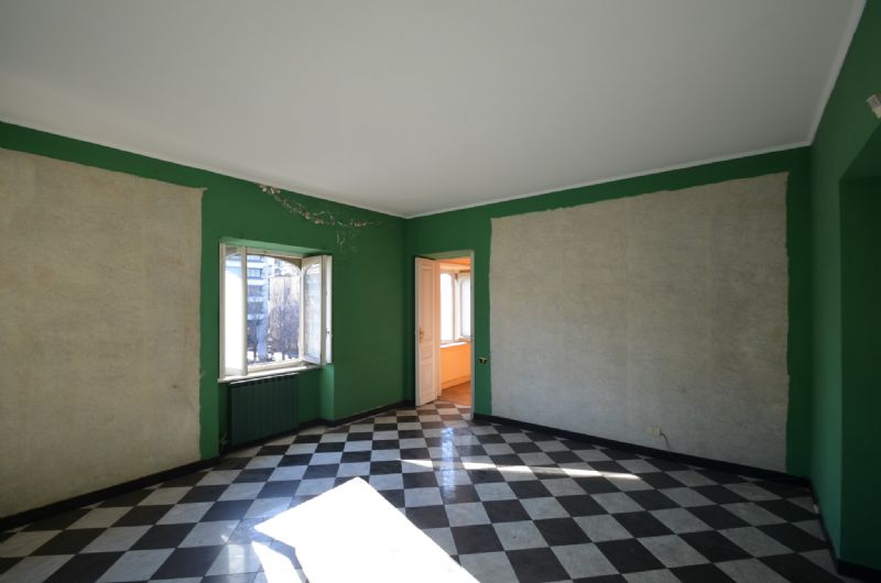 Stabile - Palazzo in Locazione a Torino