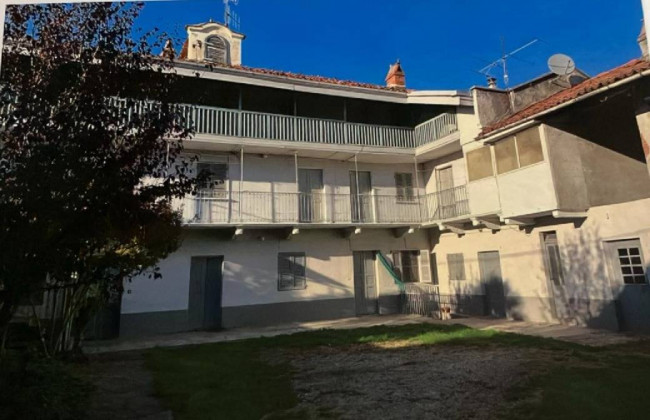 Porzione di casa in Vendita a Strambino