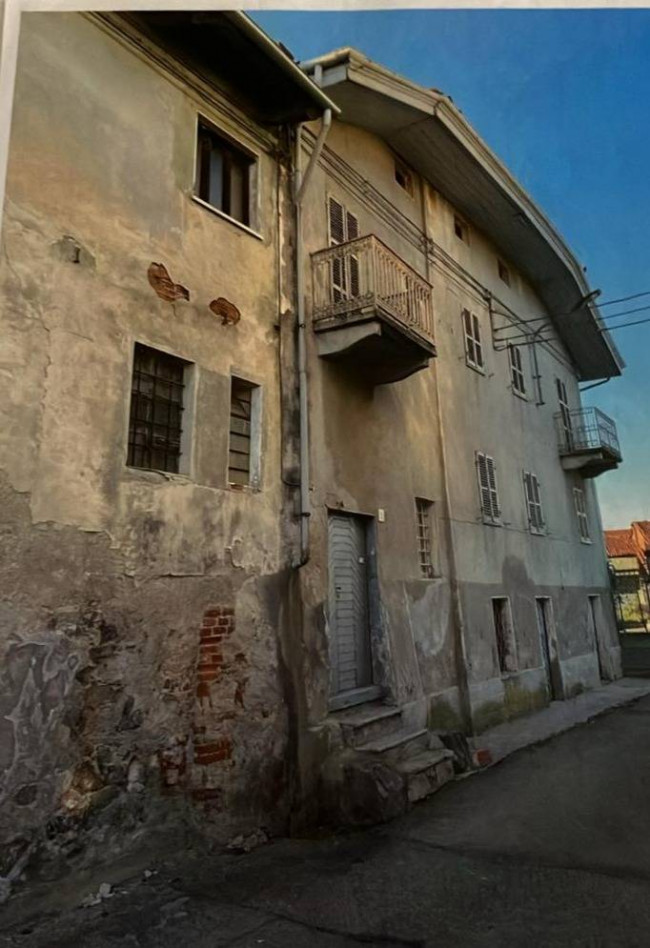 Porzione di casa in Vendita a Strambino