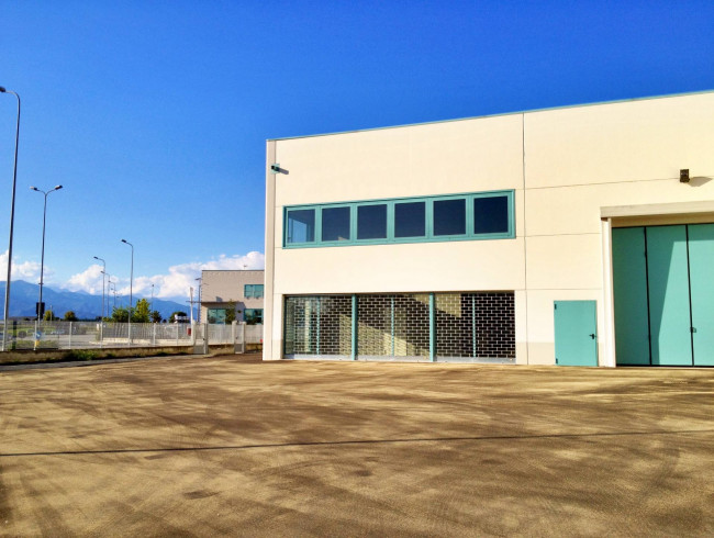 Capannone in Affitto a Caselle Torinese