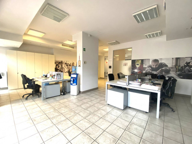 Negozio in Vendita a Collegno