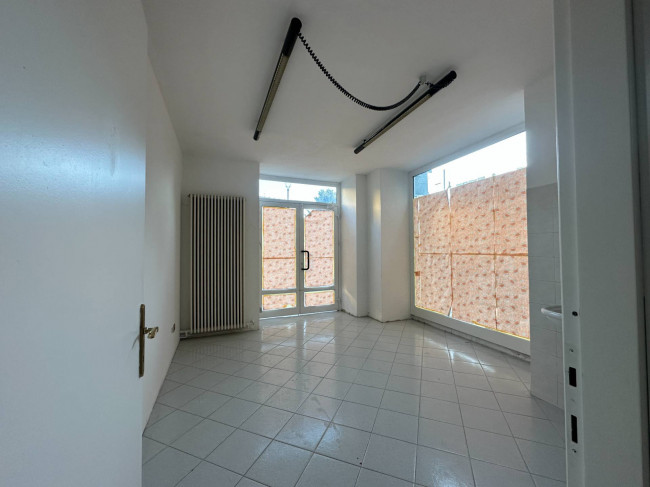 Negozio in Vendita a Cuneo