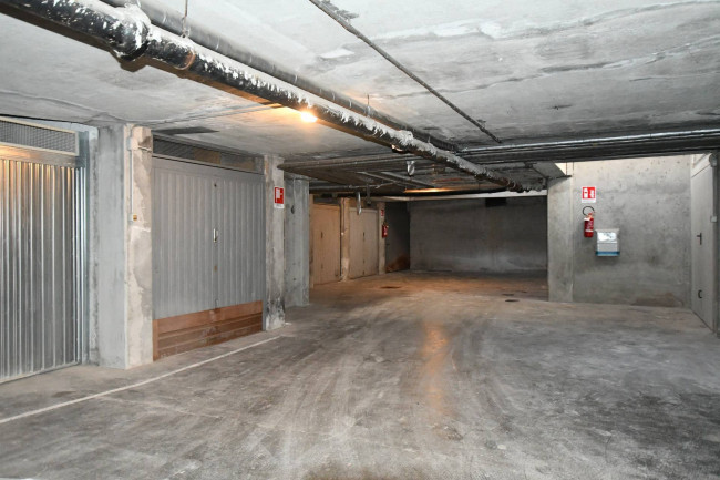 Box o garage in Vendita a Bardonecchia